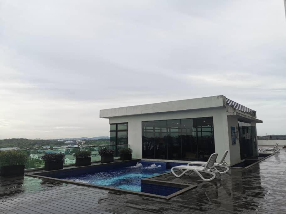 Dsummit 3bedroom Wifi Netflix 5 Pax Apartment Johor Bahru