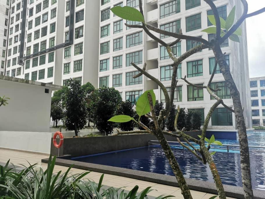 Dsummit 3bedroom Wifi Netflix 5 Pax Johor Bahru